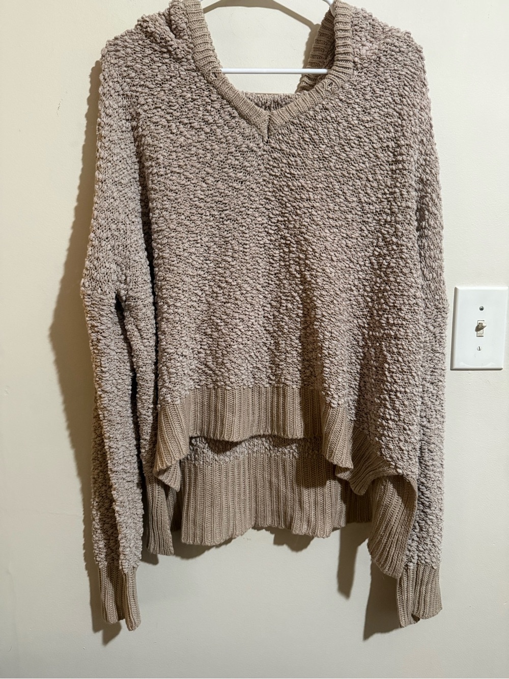 POL Popcorn Knit V-Neck Pullover Hoodie in Taupe